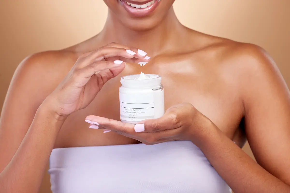 Tout savoir sur la crème de jour, pour une peau éclatante au quotidien