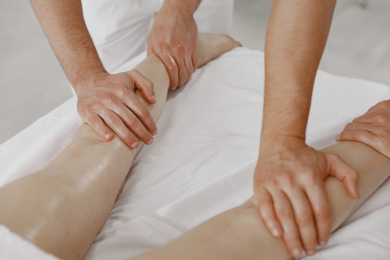 Peaux grasses, peaux sensibles… 3 alternatives à l’huile de massage pro