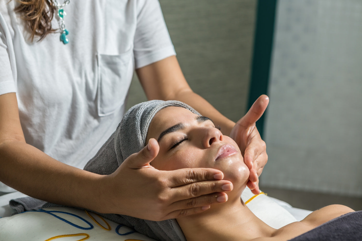Offrez à votre visage la douceur du naturel avec les produits Green Spa disponibles en institut.